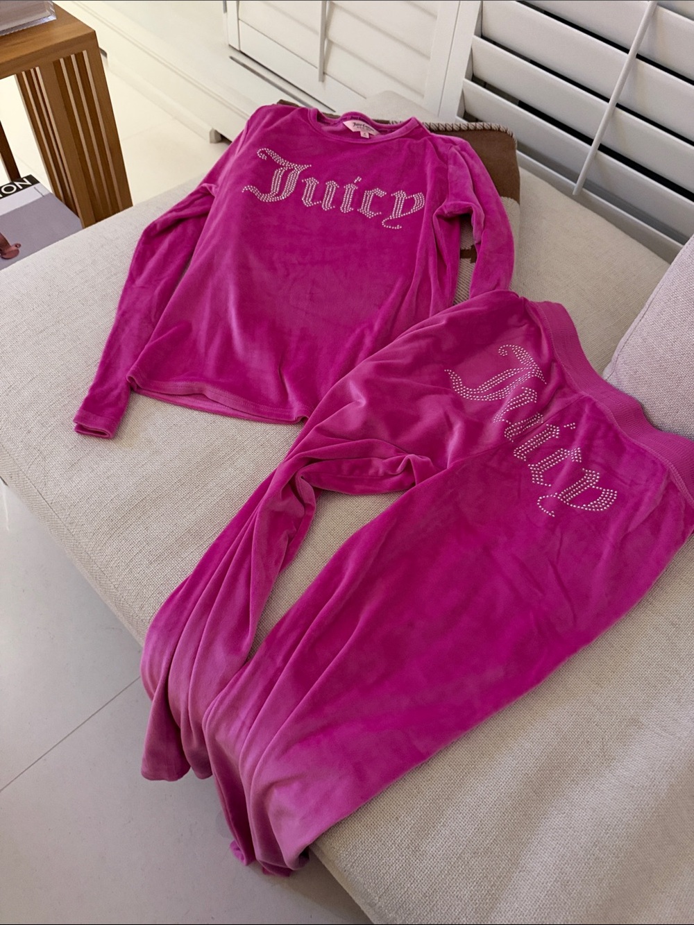 Set Juicy Couture Bright Pink Velour Rhinestone Logo Set